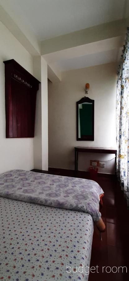 מונאר Greenview Holiday Inn מראה חיצוני תמונה