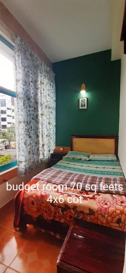 מונאר Greenview Holiday Inn מראה חיצוני תמונה