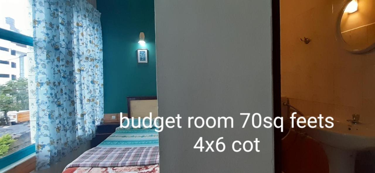 מונאר Greenview Holiday Inn מראה חיצוני תמונה