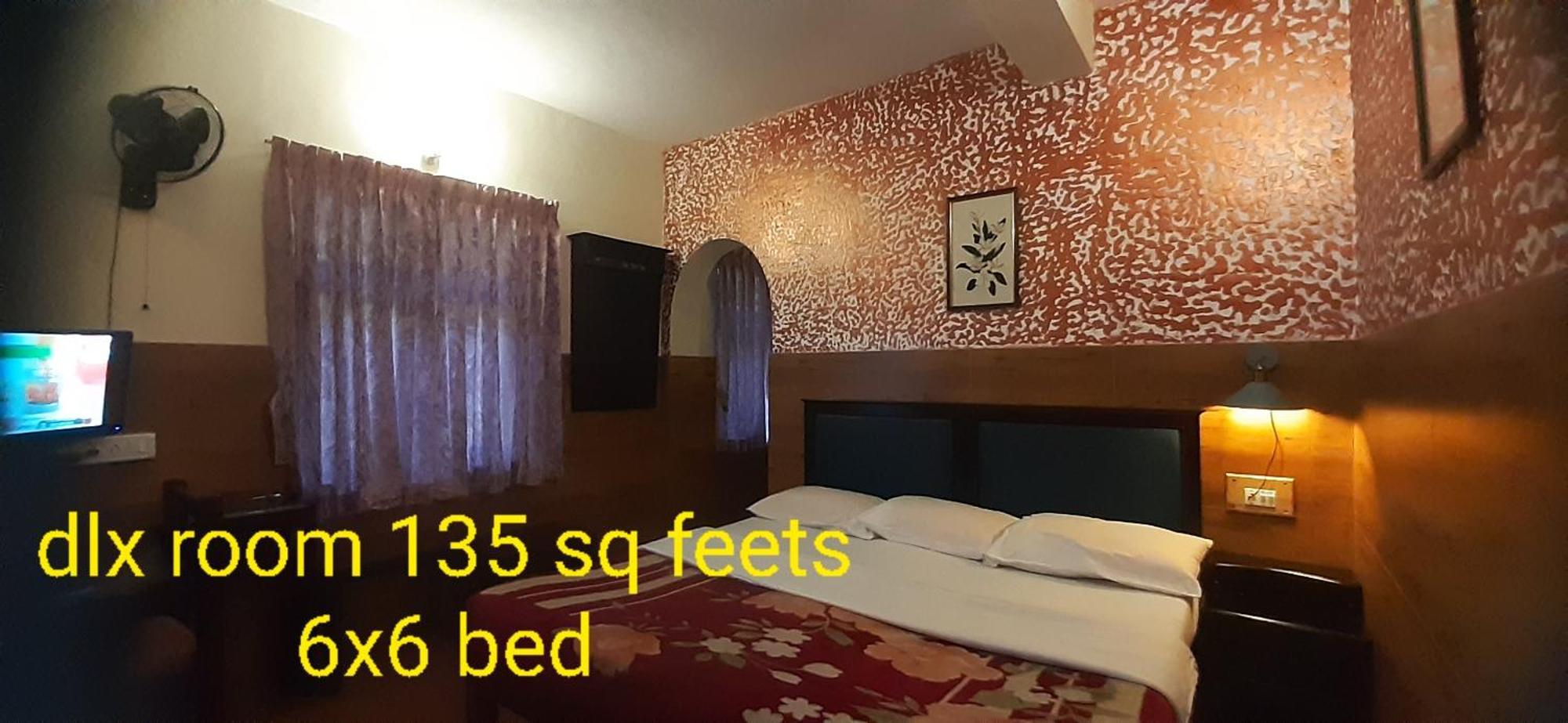מונאר Greenview Holiday Inn מראה חיצוני תמונה