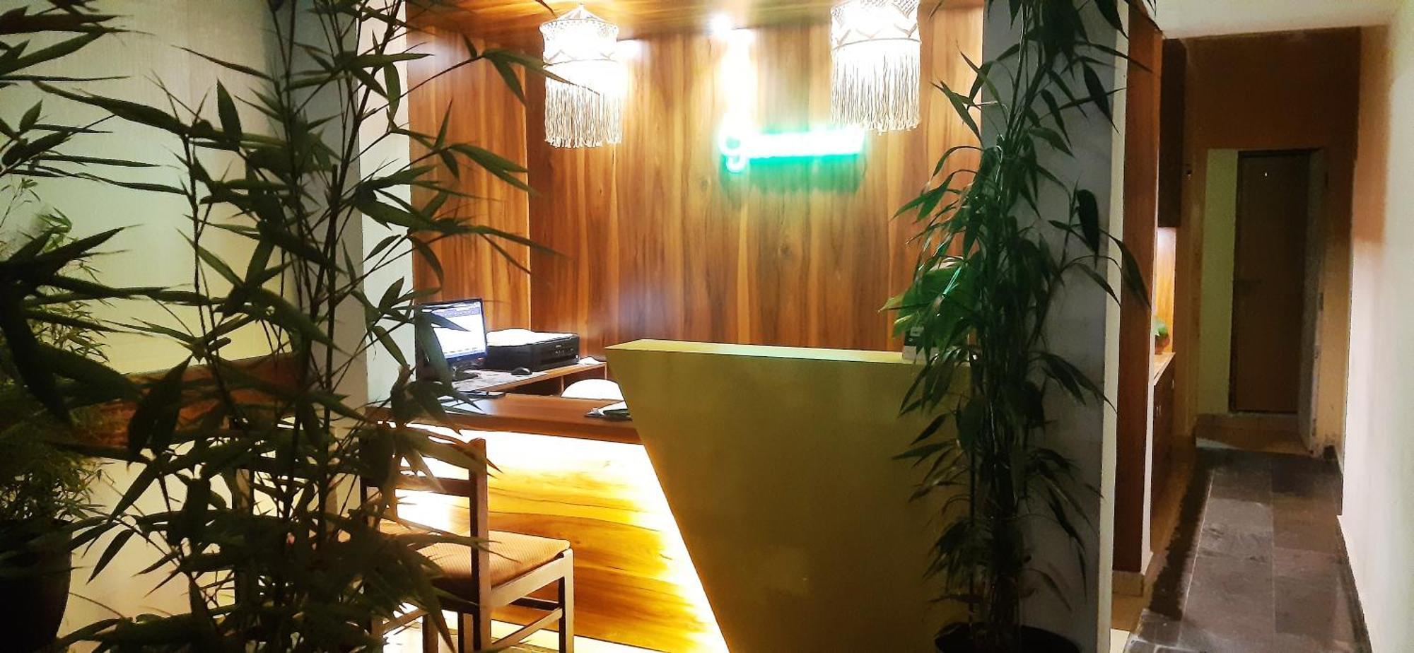 מונאר Greenview Holiday Inn מראה חיצוני תמונה