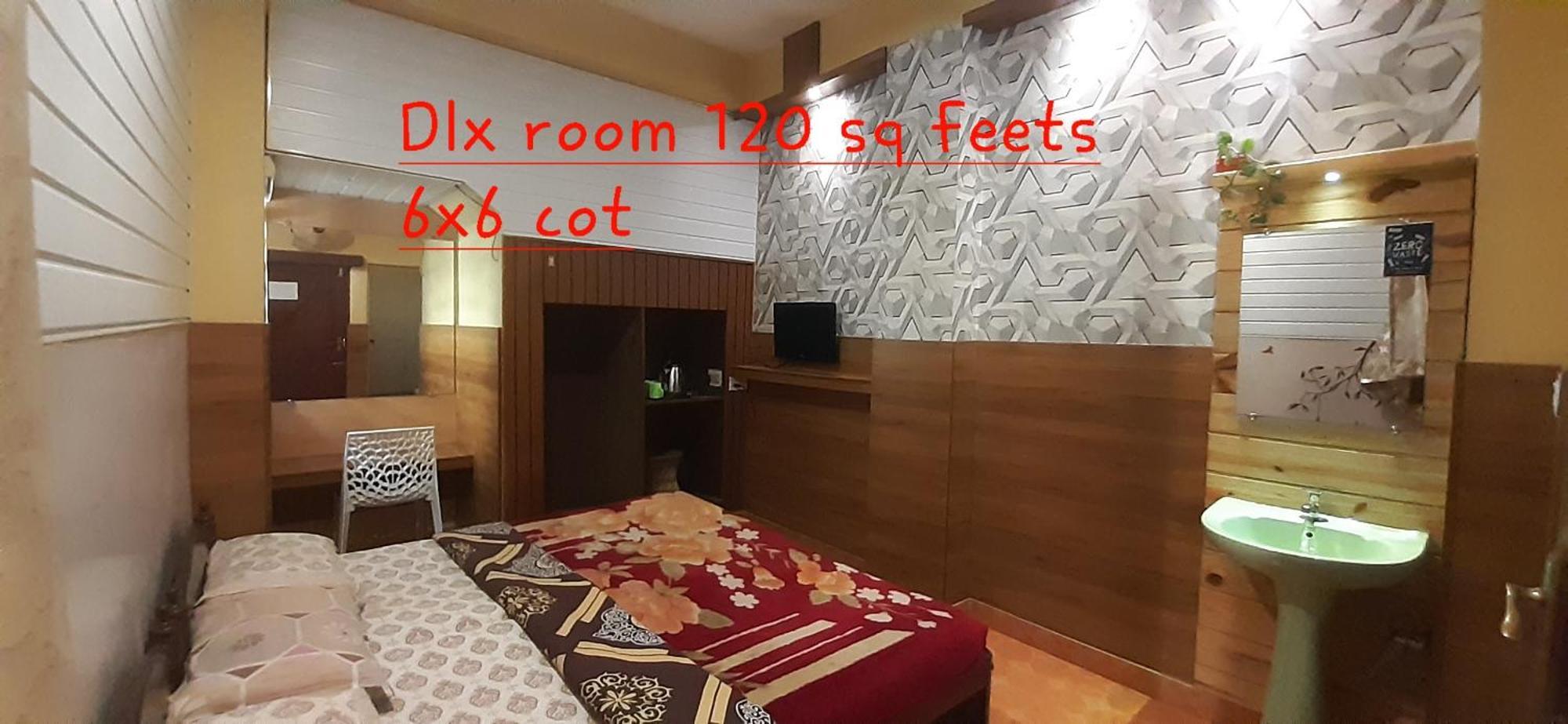 מונאר Greenview Holiday Inn מראה חיצוני תמונה