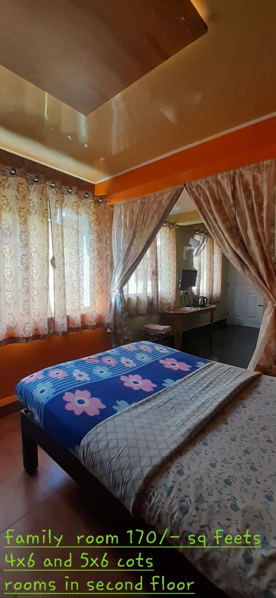 מונאר Greenview Holiday Inn מראה חיצוני תמונה