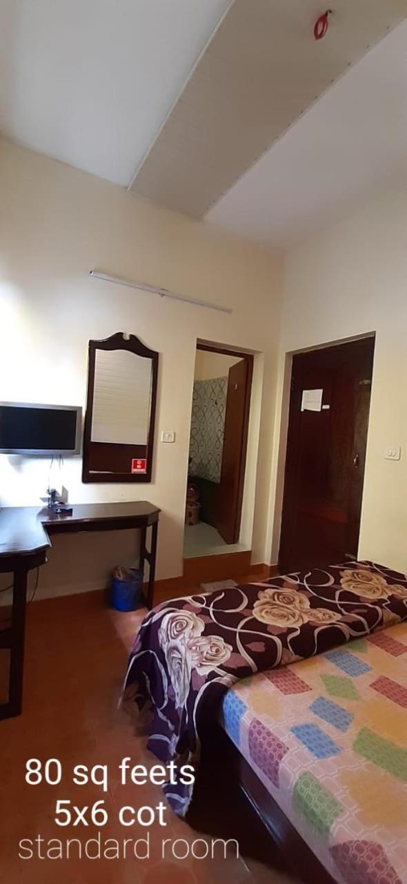 מונאר Greenview Holiday Inn מראה חיצוני תמונה