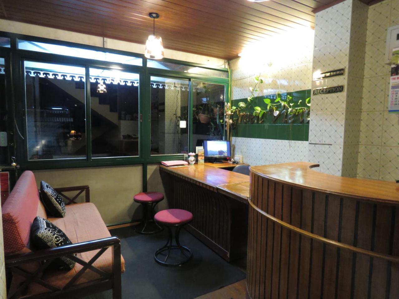 מונאר Greenview Holiday Inn מראה חיצוני תמונה